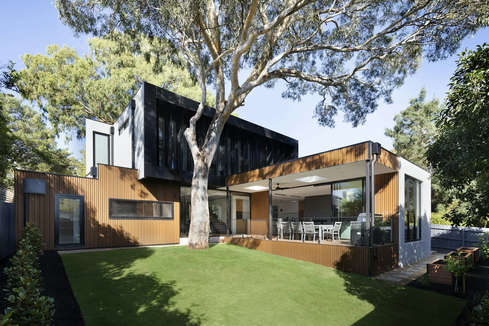 Exterior de una vivienda contemporánea exclusiva